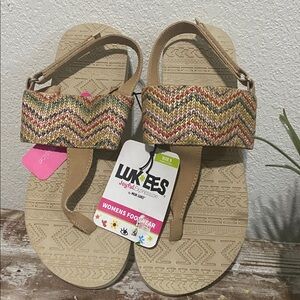NWT LUKEES sandals sz 9. These are so cute…great for summer 🌞 🏖️